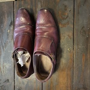 Burgundy leather buckle shoes